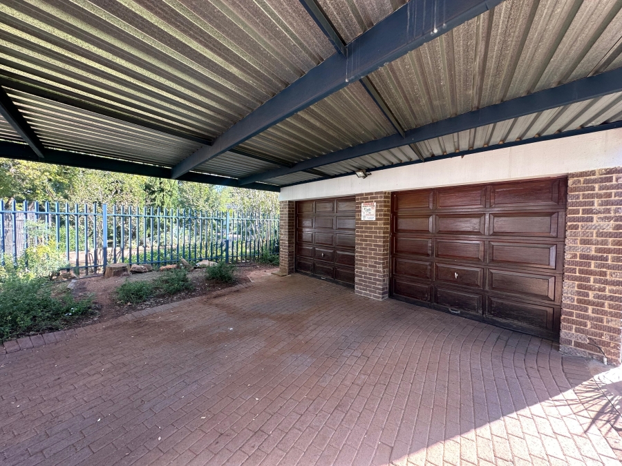 4 Bedroom Property for Sale in Baillie Park North West